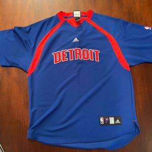 Men’s Adidas Detroit Pistons Basketball Pullover Size Large - Blue and Red